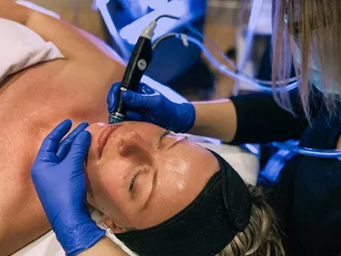 Monthly facial membership in Edmonton